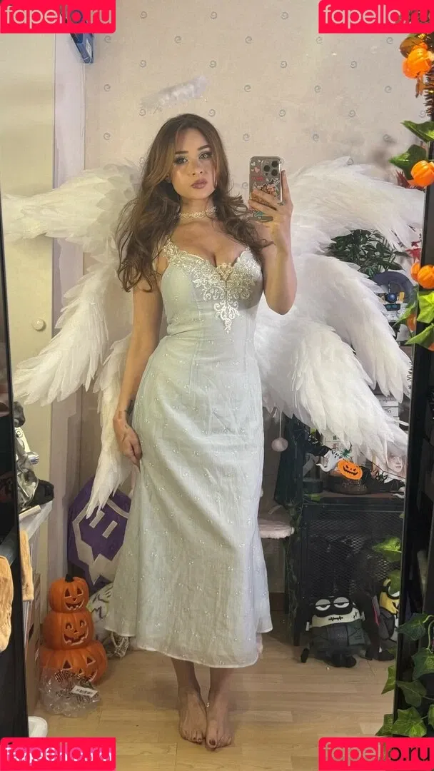 elina / yaboielina Onlyfans Photo Gallery 