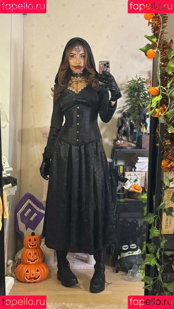 elina / yaboielina Onlyfans Photo Gallery 