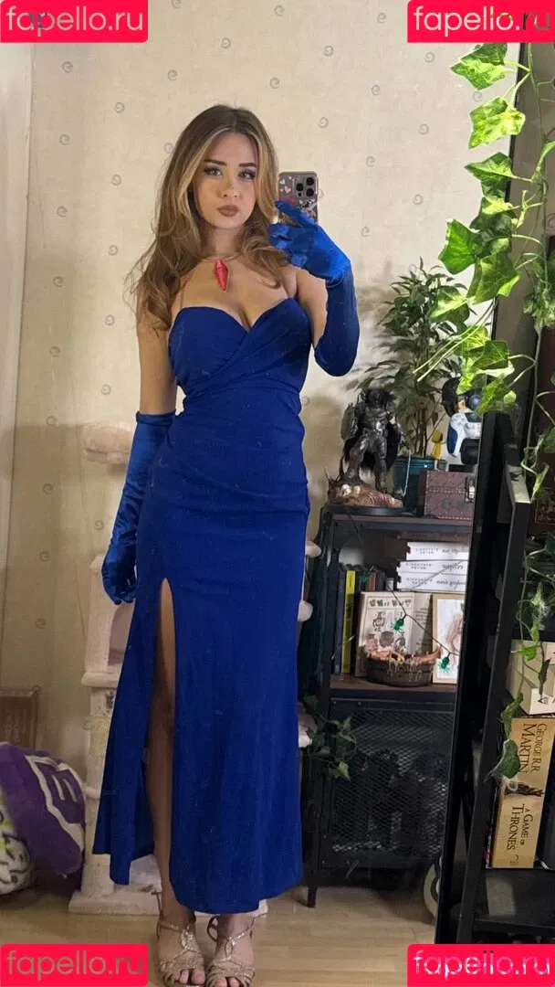 elina / yaboielina Onlyfans Photo Gallery 