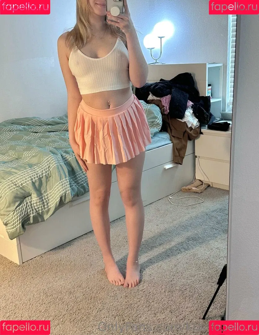 klaraxpetite / tuesdayswithdorieann Onlyfans Photo Gallery 