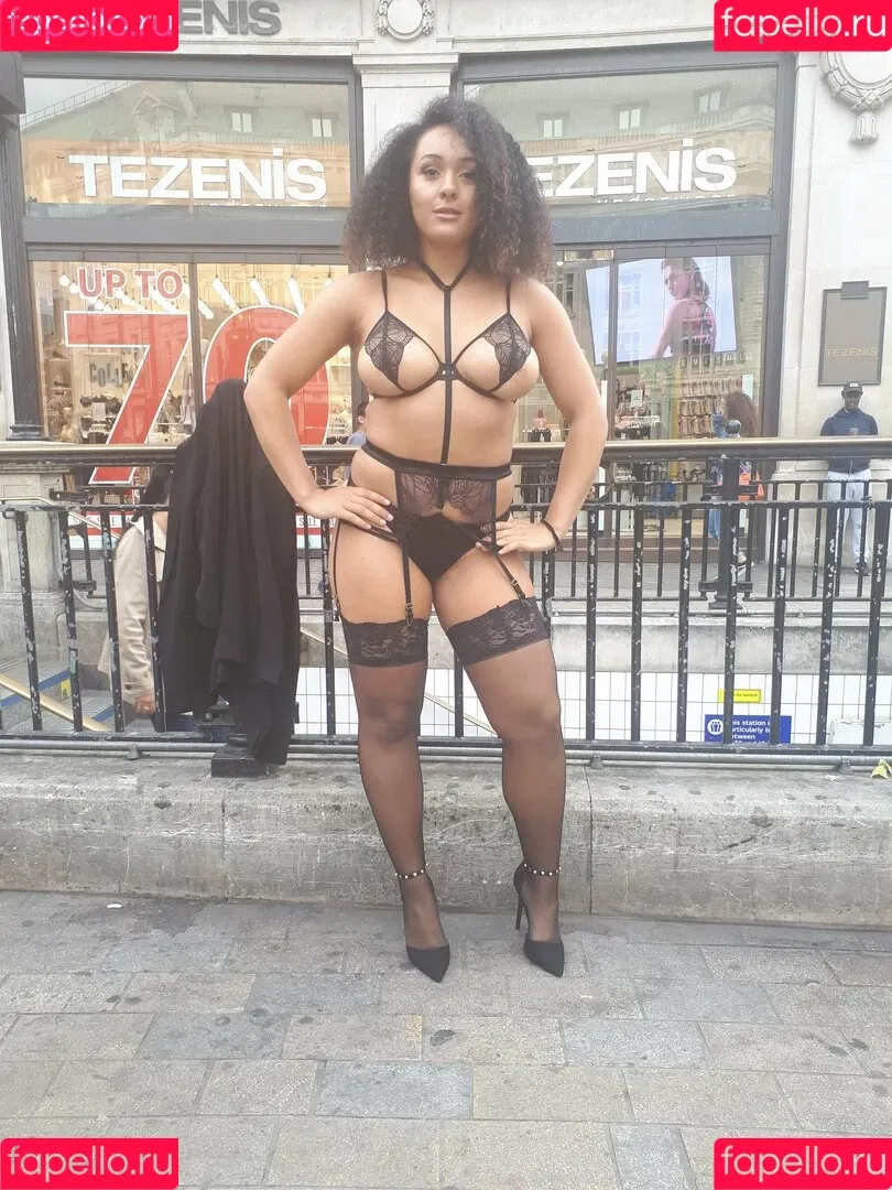 Louisa Mussington-Boreham / bigbootybritish / https: / loumb / modernbritishrose Onlyfans Photo Gallery 