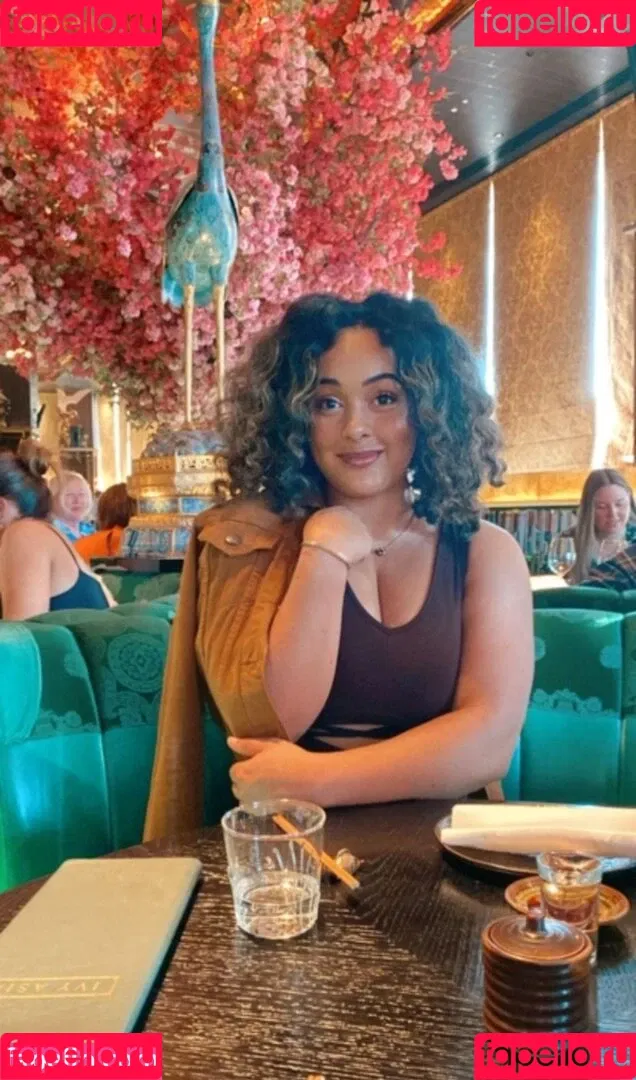 Louisa Mussington-Boreham / bigbootybritish / https: / loumb / modernbritishrose Onlyfans Photo Gallery 