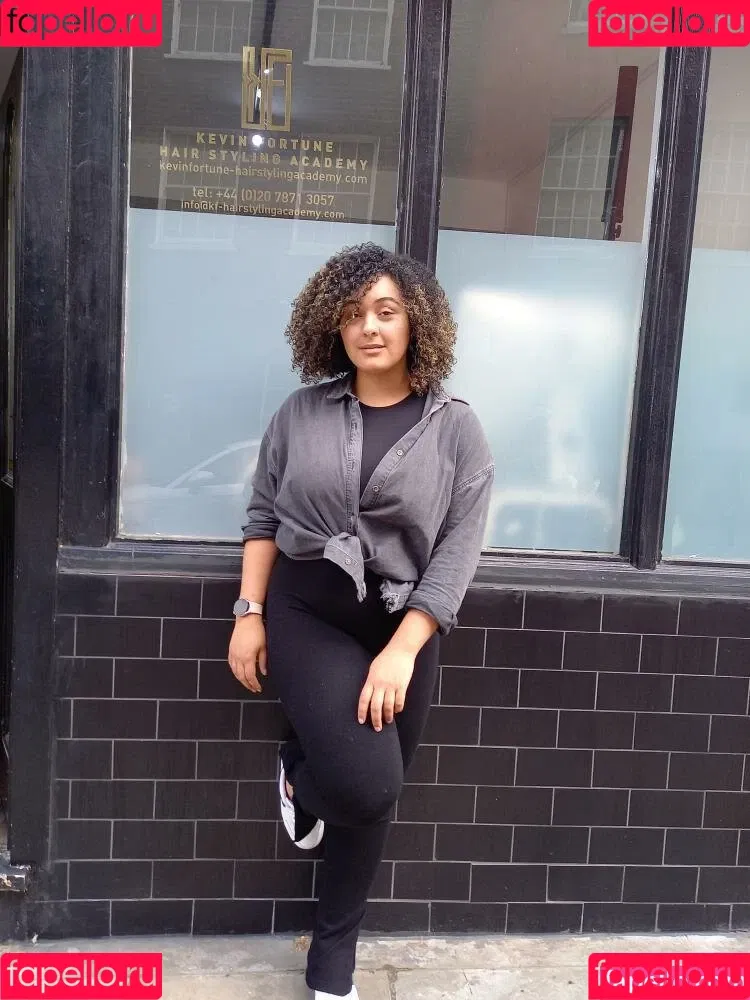 Louisa Mussington-Boreham / bigbootybritish / https: / loumb / modernbritishrose Onlyfans Photo Gallery 