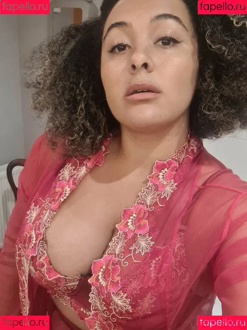 Louisa Mussington-Boreham / bigbootybritish / https: / loumb / modernbritishrose Onlyfans Photo Gallery 