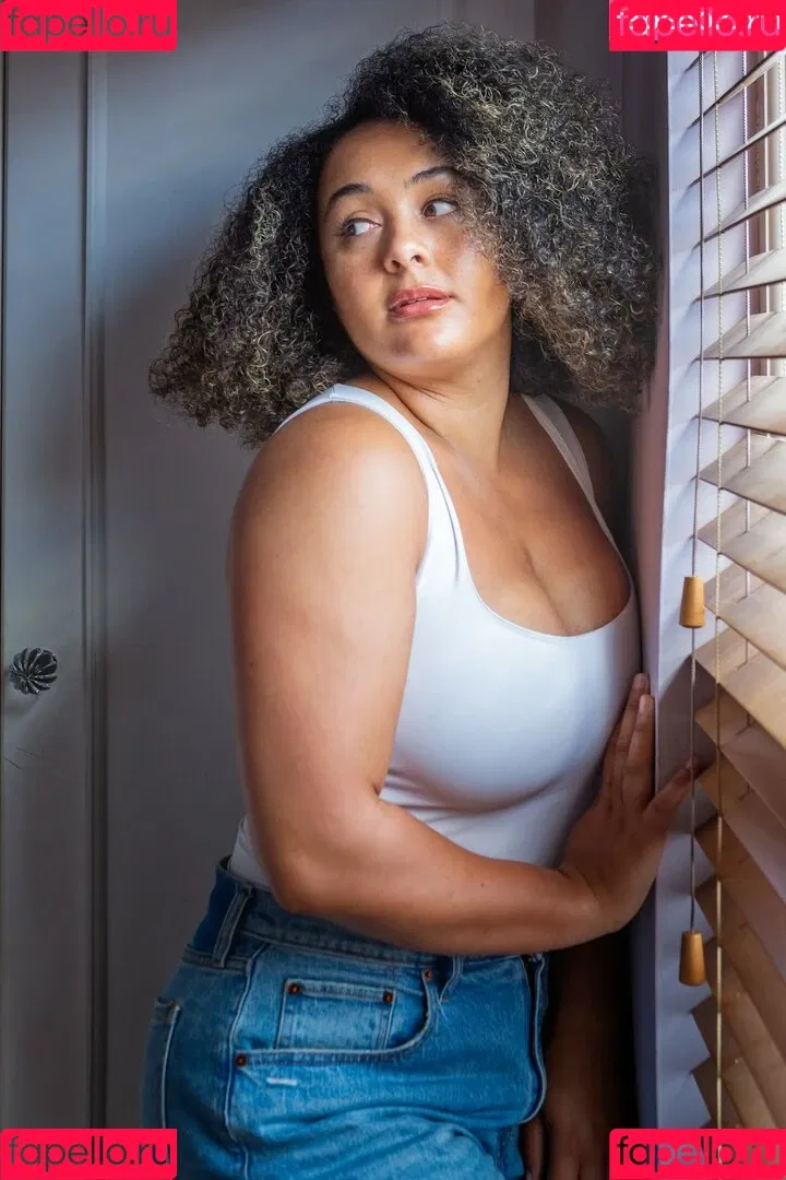 Louisa Mussington-Boreham / bigbootybritish / https: / loumb / modernbritishrose Onlyfans Photo Gallery 