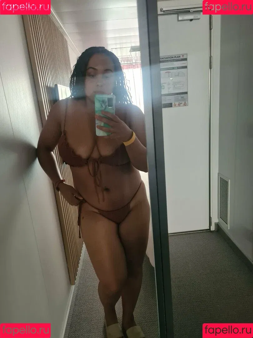 Louisa Mussington-Boreham / bigbootybritish / https: / loumb / modernbritishrose Onlyfans Photo Gallery 