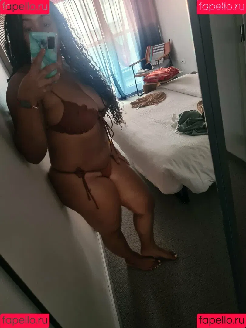 Louisa Mussington-Boreham / bigbootybritish / https: / loumb / modernbritishrose Onlyfans Photo Gallery 