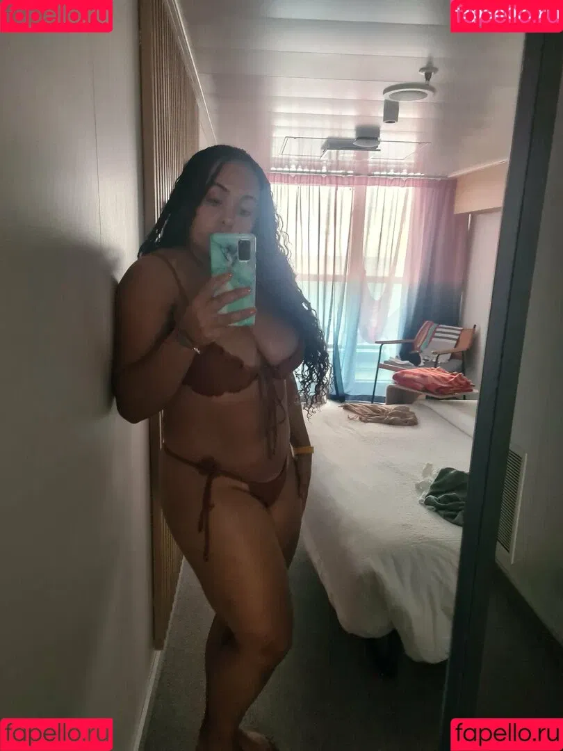 Louisa Mussington-Boreham / bigbootybritish / https: / loumb / modernbritishrose Onlyfans Photo Gallery 