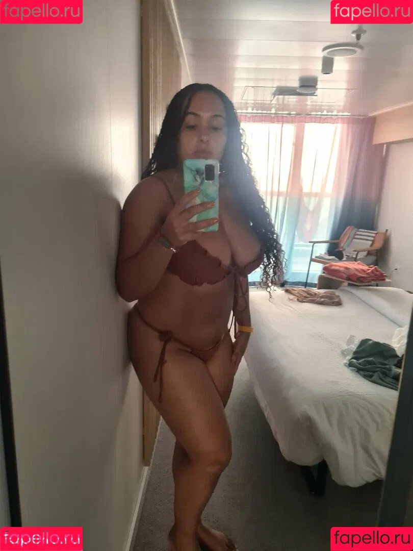 Louisa Mussington-Boreham / bigbootybritish / https: / loumb / modernbritishrose Onlyfans Photo Gallery 