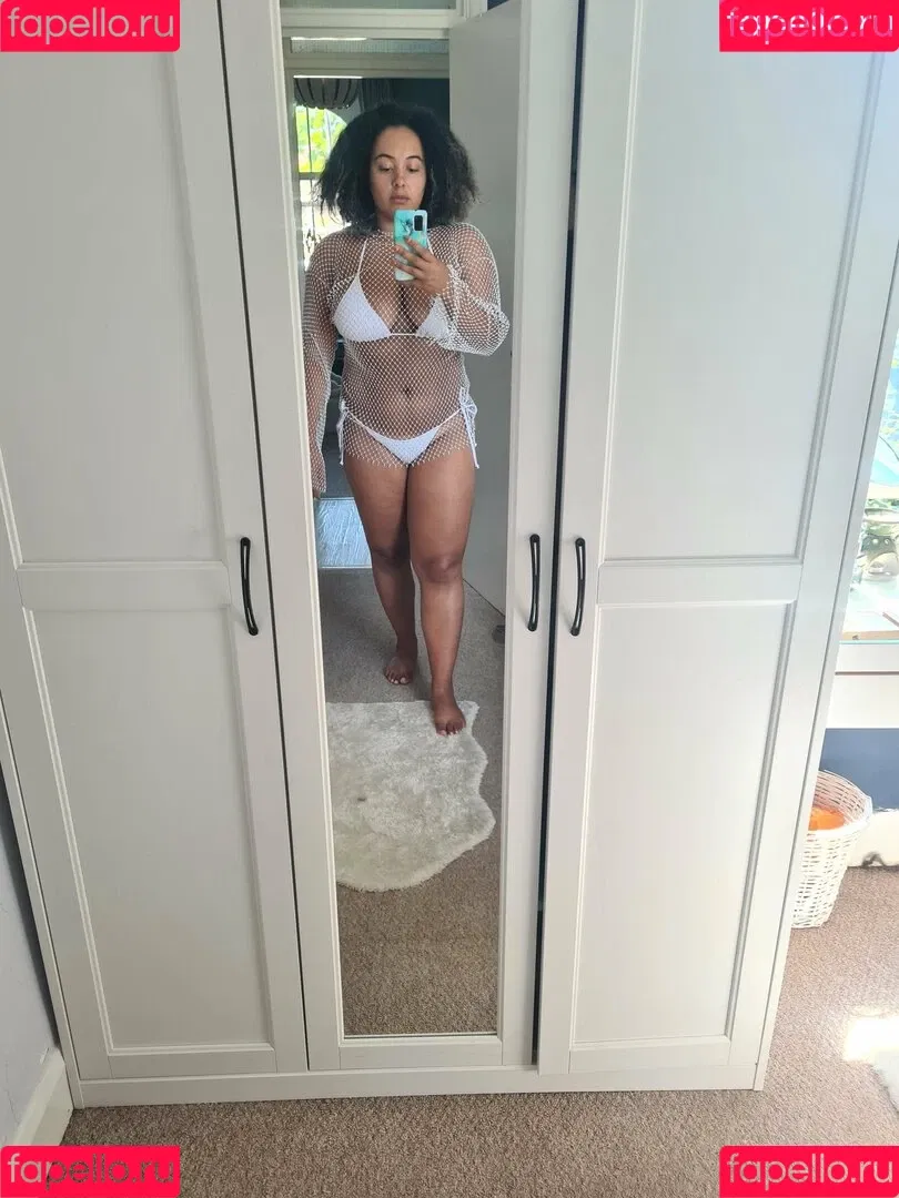 Louisa Mussington-Boreham / bigbootybritish / https: / loumb / modernbritishrose Onlyfans Photo Gallery 