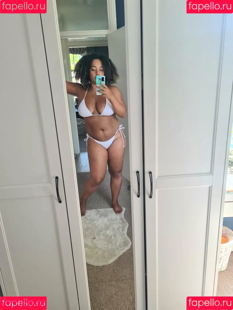 Louisa Mussington-Boreham / bigbootybritish / https: / loumb / modernbritishrose Onlyfans Photo Gallery 