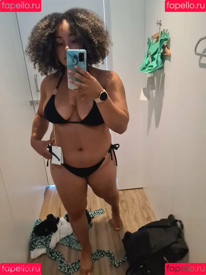 Louisa Mussington-Boreham / bigbootybritish / https: / loumb / modernbritishrose Onlyfans Photo Gallery 