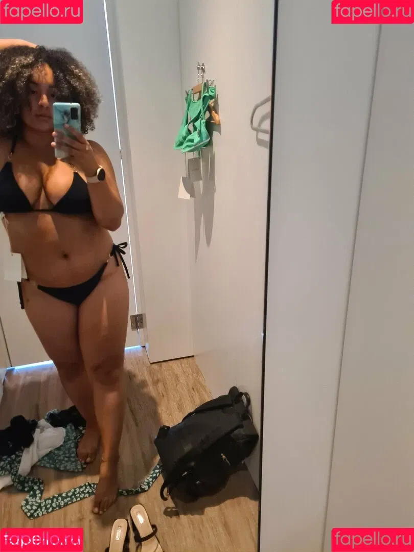 Louisa Mussington-Boreham / bigbootybritish / https: / loumb / modernbritishrose Onlyfans Photo Gallery 