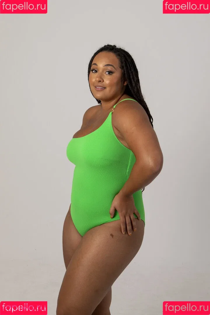 Louisa Mussington-Boreham / bigbootybritish / https: / loumb / modernbritishrose Onlyfans Photo Gallery 