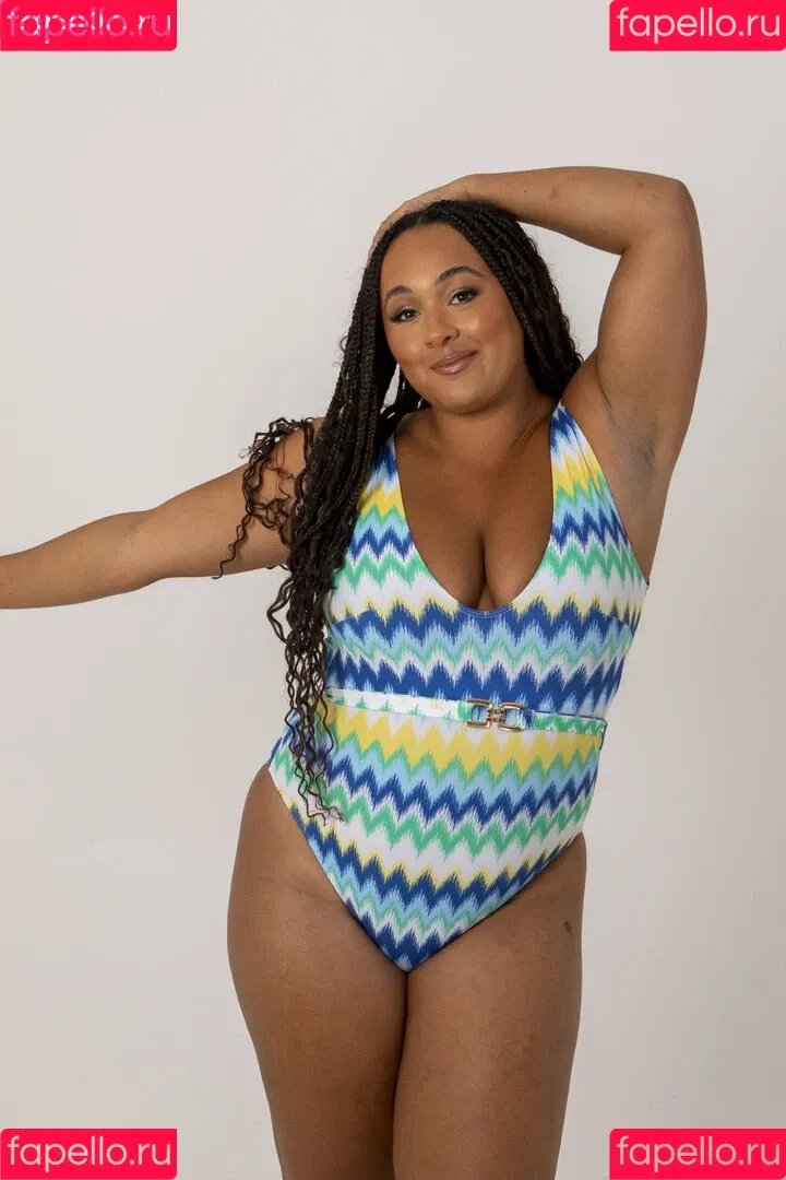 Louisa Mussington-Boreham / bigbootybritish / https: / loumb / modernbritishrose Onlyfans Photo Gallery 