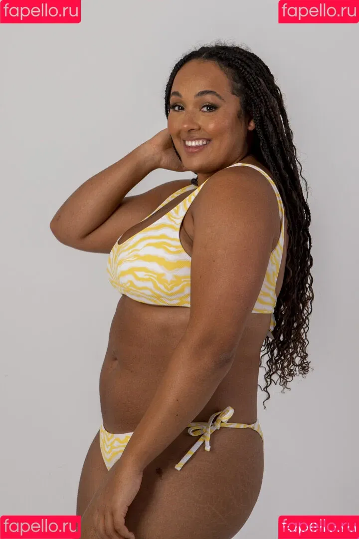 Louisa Mussington-Boreham / bigbootybritish / https: / loumb / modernbritishrose Onlyfans Photo Gallery 