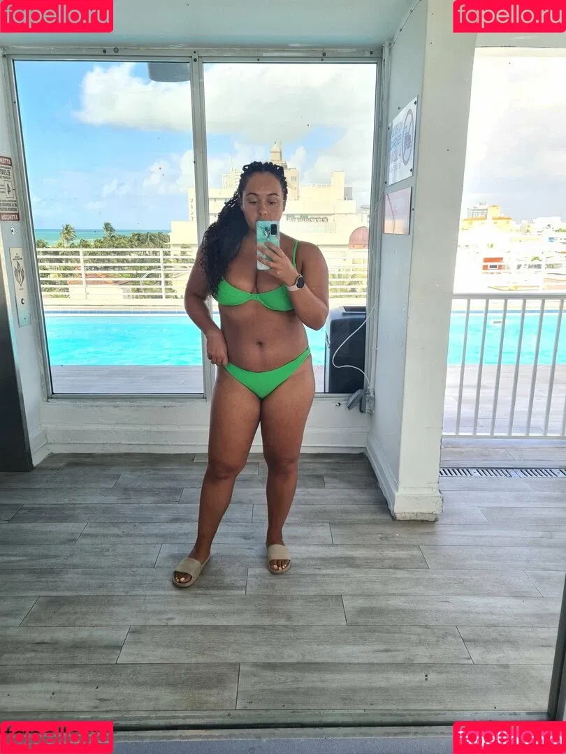 Louisa Mussington-Boreham / bigbootybritish / https: / loumb / modernbritishrose Onlyfans Photo Gallery 