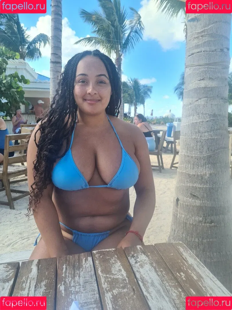 Louisa Mussington-Boreham / bigbootybritish / https: / loumb / modernbritishrose Onlyfans Photo Gallery 