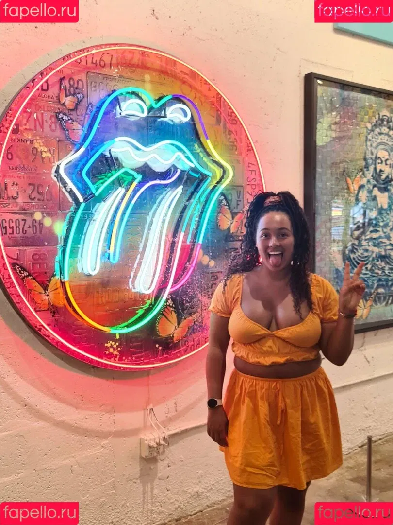 Louisa Mussington-Boreham / bigbootybritish / https: / loumb / modernbritishrose Onlyfans Photo Gallery 