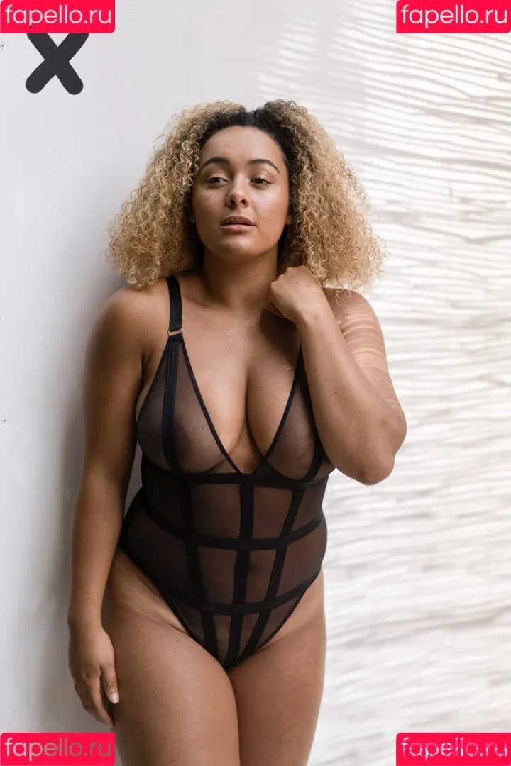 Louisa Mussington-Boreham / bigbootybritish / https: / loumb / modernbritishrose Onlyfans Photo Gallery 