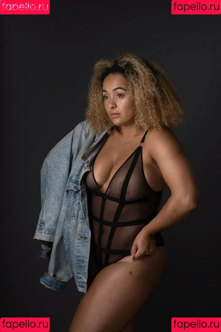 Louisa Mussington-Boreham / bigbootybritish / https: / loumb / modernbritishrose Onlyfans Photo Gallery 