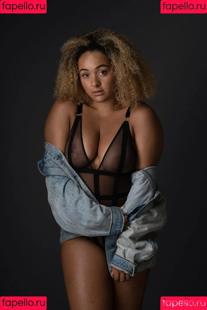 Louisa Mussington-Boreham / bigbootybritish / https: / loumb / modernbritishrose Onlyfans Photo Gallery 