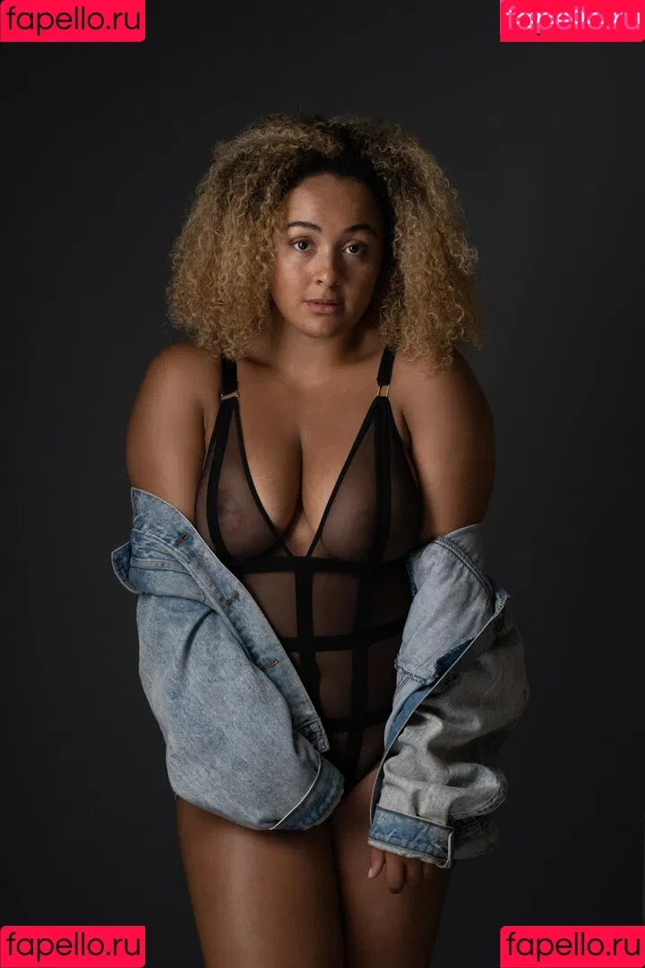 Louisa Mussington-Boreham / bigbootybritish / https: / loumb / modernbritishrose Onlyfans Photo Gallery 