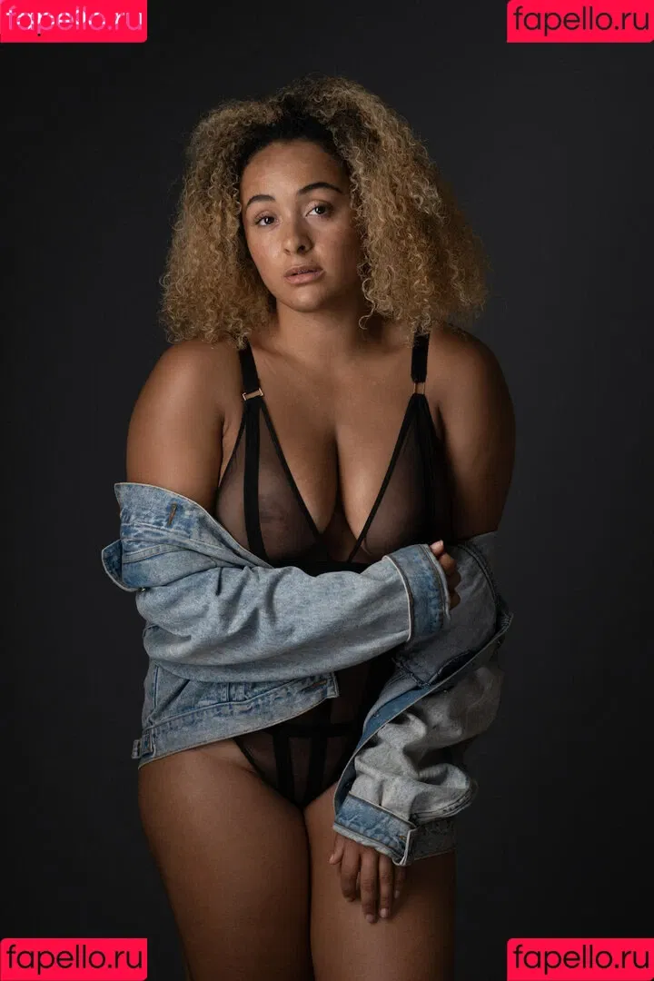 Louisa Mussington-Boreham / bigbootybritish / https: / loumb / modernbritishrose Onlyfans Photo Gallery 