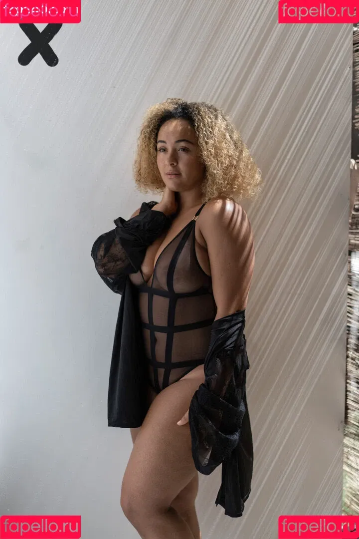 Louisa Mussington-Boreham / bigbootybritish / https: / loumb / modernbritishrose Onlyfans Photo Gallery 