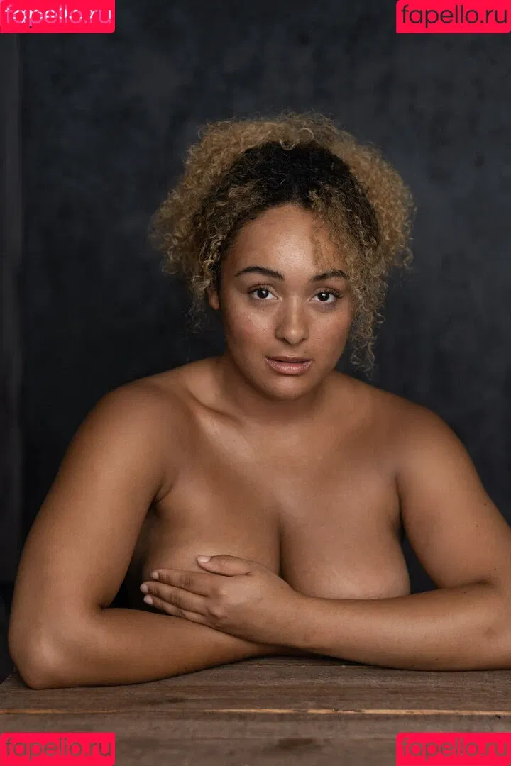 Louisa Mussington-Boreham / bigbootybritish / https: / loumb / modernbritishrose Onlyfans Photo Gallery 