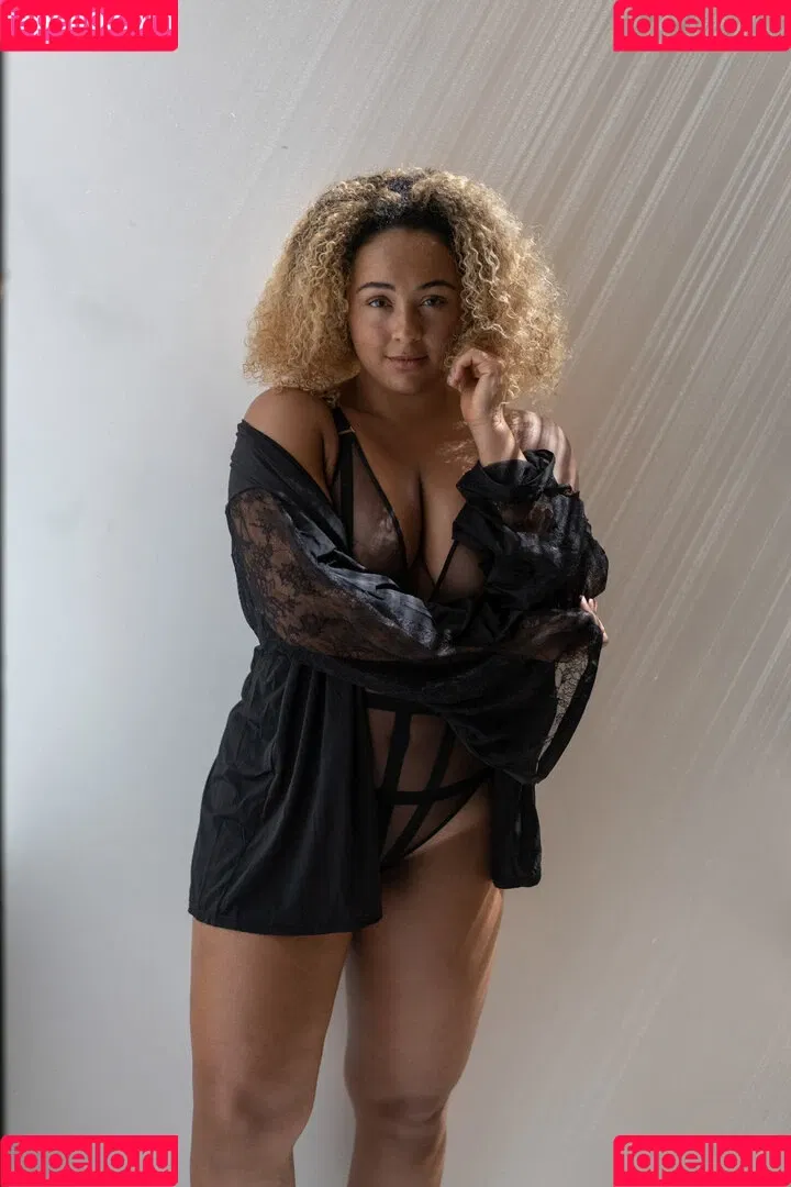 Louisa Mussington-Boreham / bigbootybritish / https: / loumb / modernbritishrose Onlyfans Photo Gallery 