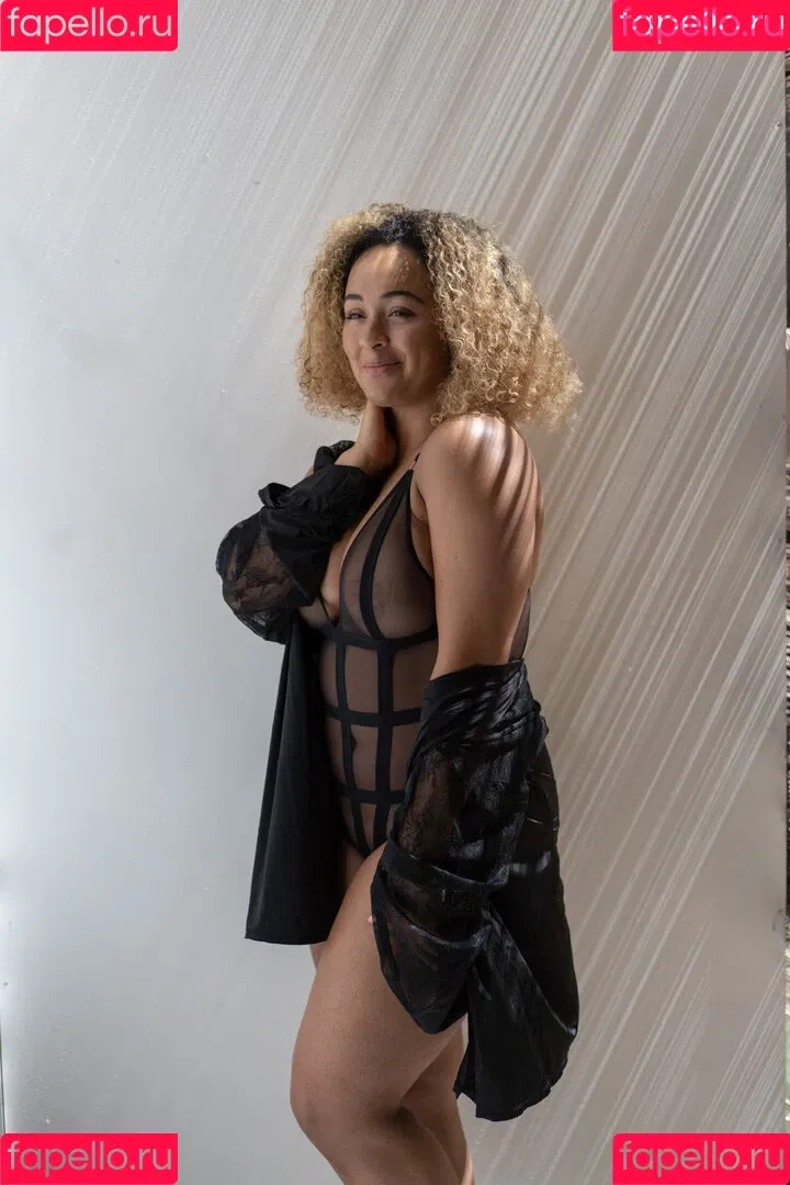 Louisa Mussington-Boreham / bigbootybritish / https: / loumb / modernbritishrose Onlyfans Photo Gallery 