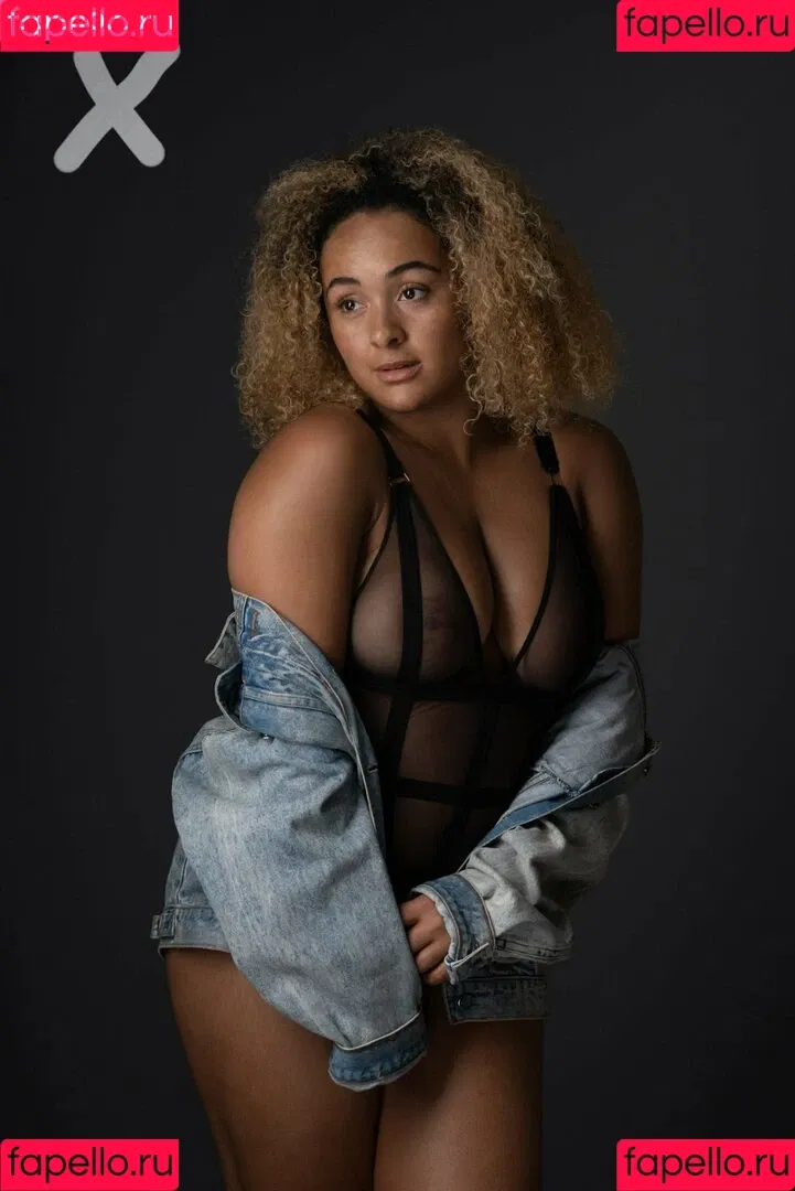 Louisa Mussington-Boreham / bigbootybritish / https: / loumb / modernbritishrose Onlyfans Photo Gallery 