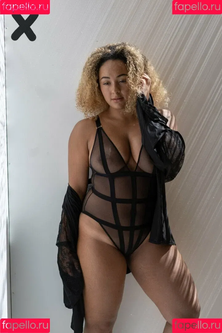 Louisa Mussington-Boreham / bigbootybritish / https: / loumb / modernbritishrose Onlyfans Photo Gallery 