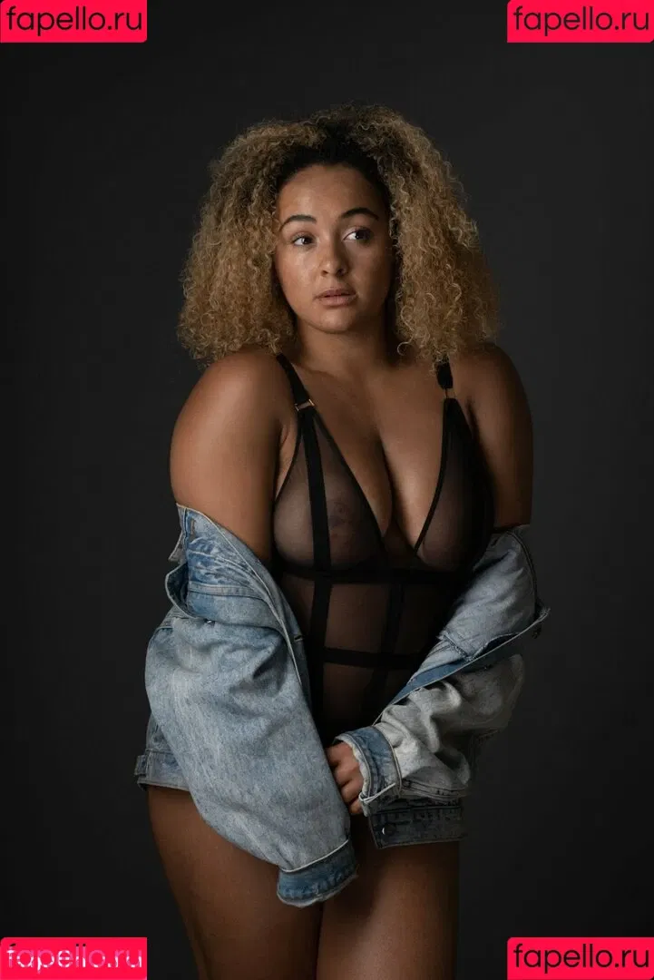 Louisa Mussington-Boreham / bigbootybritish / https: / loumb / modernbritishrose Onlyfans Photo Gallery 