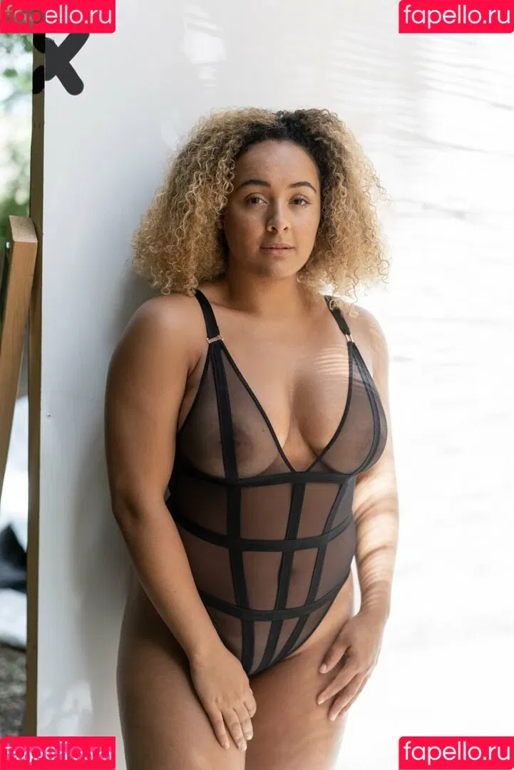 Louisa Mussington-Boreham / bigbootybritish / https: / loumb / modernbritishrose Onlyfans Photo Gallery 