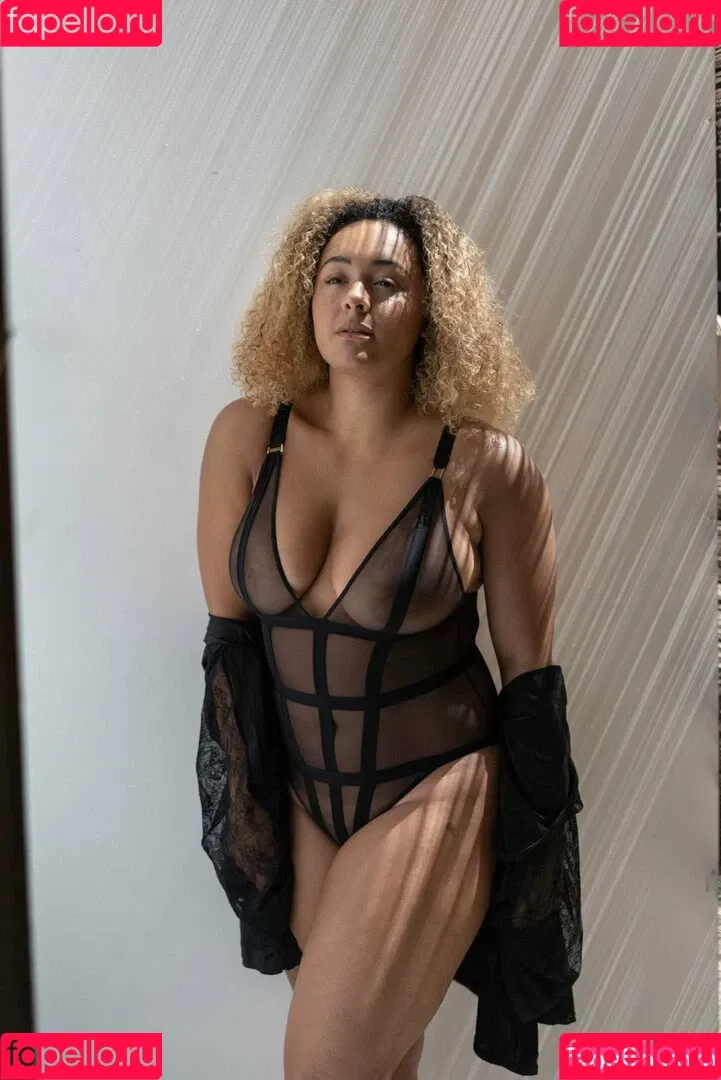 Louisa Mussington-Boreham / bigbootybritish / https: / loumb / modernbritishrose Onlyfans Photo Gallery 