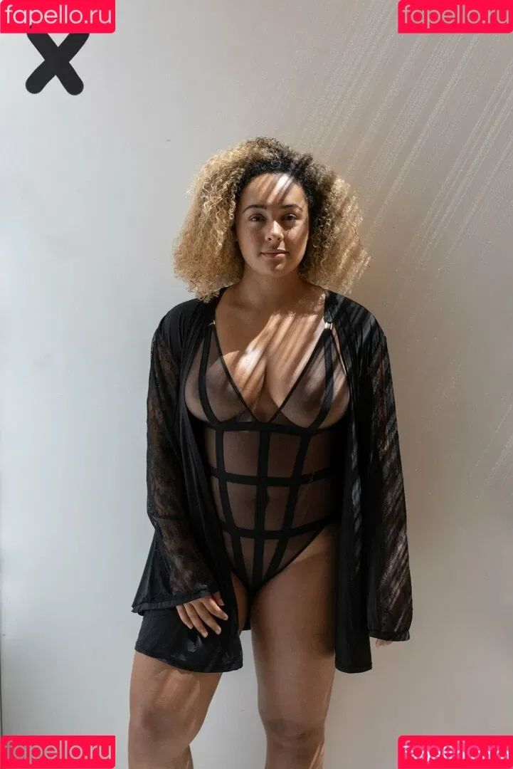 Louisa Mussington-Boreham / bigbootybritish / https: / loumb / modernbritishrose Onlyfans Photo Gallery 