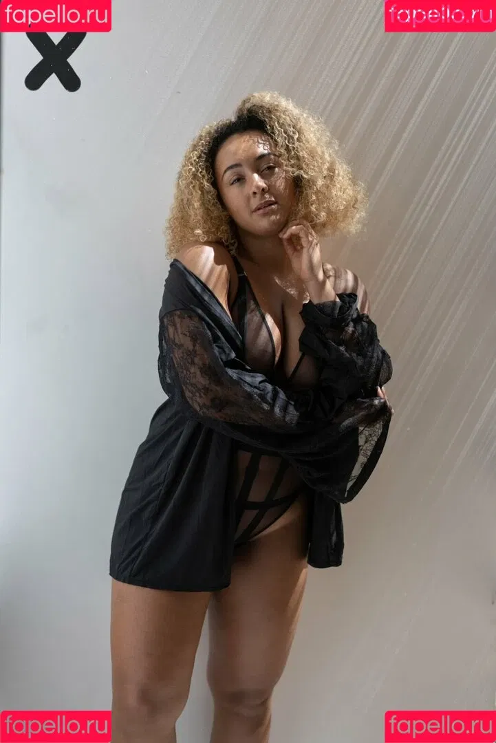 Louisa Mussington-Boreham / bigbootybritish / https: / loumb / modernbritishrose Onlyfans Photo Gallery 