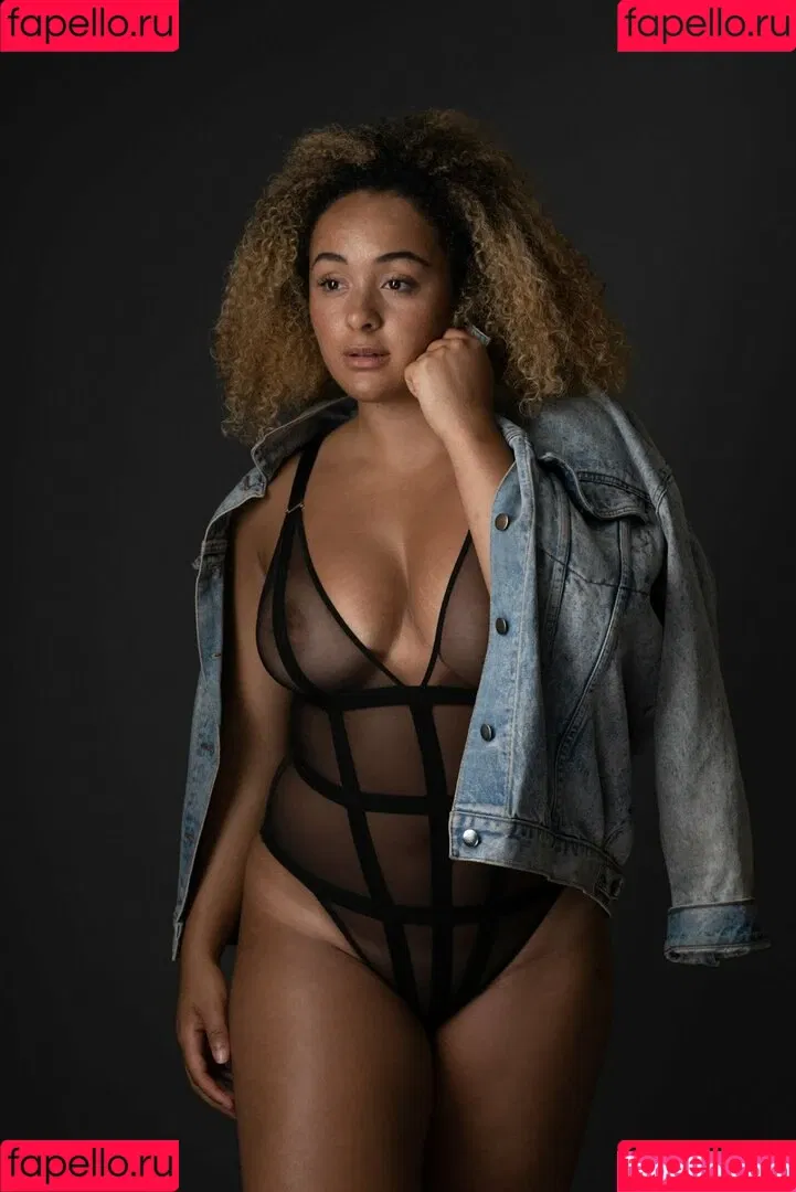 Louisa Mussington-Boreham / bigbootybritish / https: / loumb / modernbritishrose Onlyfans Photo Gallery 