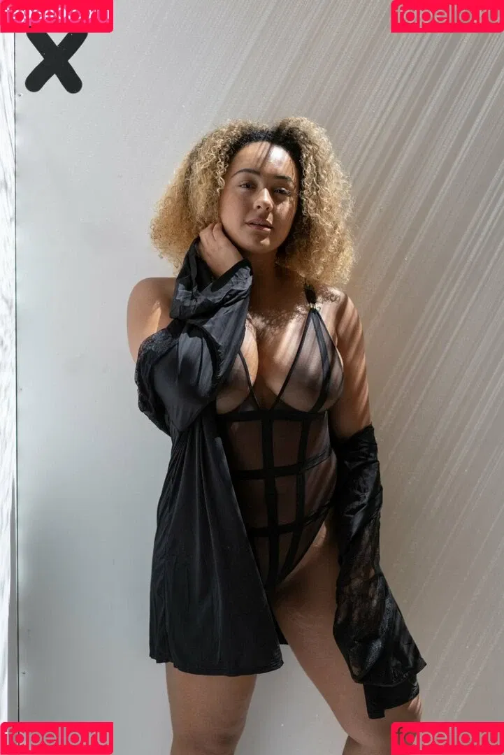 Louisa Mussington-Boreham / bigbootybritish / https: / loumb / modernbritishrose Onlyfans Photo Gallery 