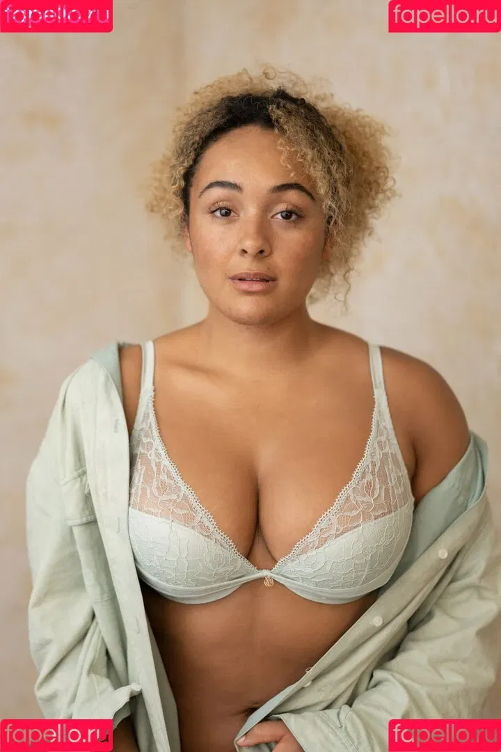 Louisa Mussington-Boreham / bigbootybritish / https: / loumb / modernbritishrose Onlyfans Photo Gallery 