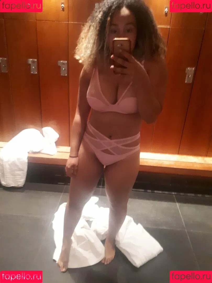 Louisa Mussington-Boreham / bigbootybritish / https: / loumb / modernbritishrose Onlyfans Photo Gallery 