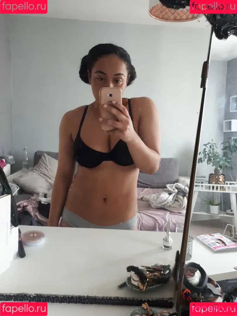 Louisa Mussington-Boreham / bigbootybritish / https: / loumb / modernbritishrose Onlyfans Photo Gallery 