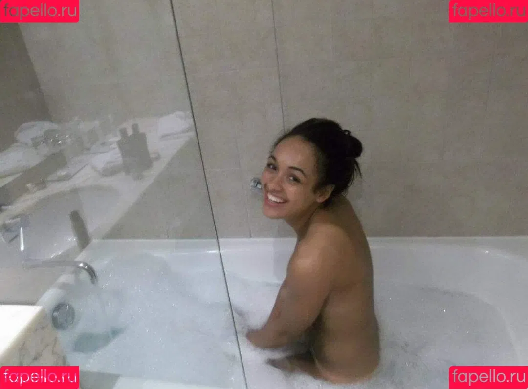 Louisa Mussington-Boreham / bigbootybritish / https: / loumb / modernbritishrose Onlyfans Photo Gallery 