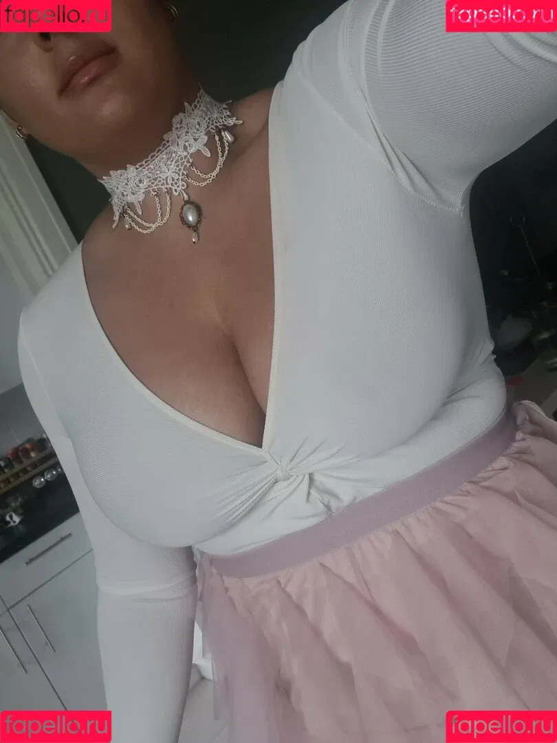 Louisa Mussington-Boreham / bigbootybritish / https: / loumb / modernbritishrose Onlyfans Photo Gallery 