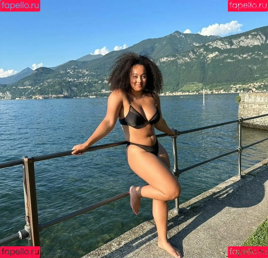 Louisa Mussington-Boreham / bigbootybritish / https: / loumb / modernbritishrose Onlyfans Photo Gallery 