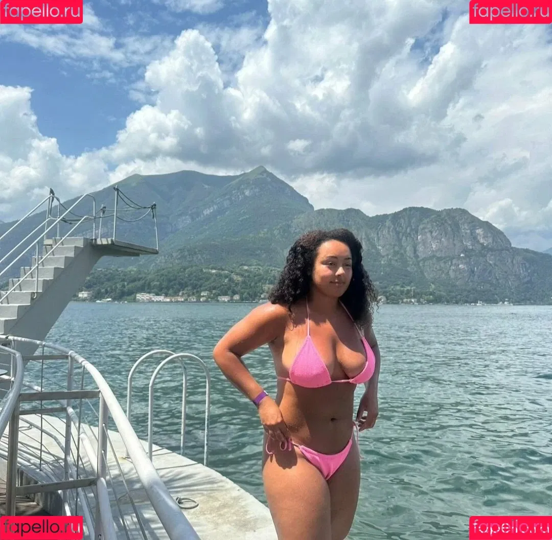 Louisa Mussington-Boreham / bigbootybritish / https: / loumb / modernbritishrose Onlyfans Photo Gallery 