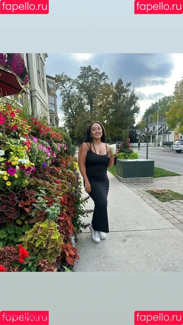 Louisa Mussington-Boreham / bigbootybritish / https: / loumb / modernbritishrose Onlyfans Photo Gallery 