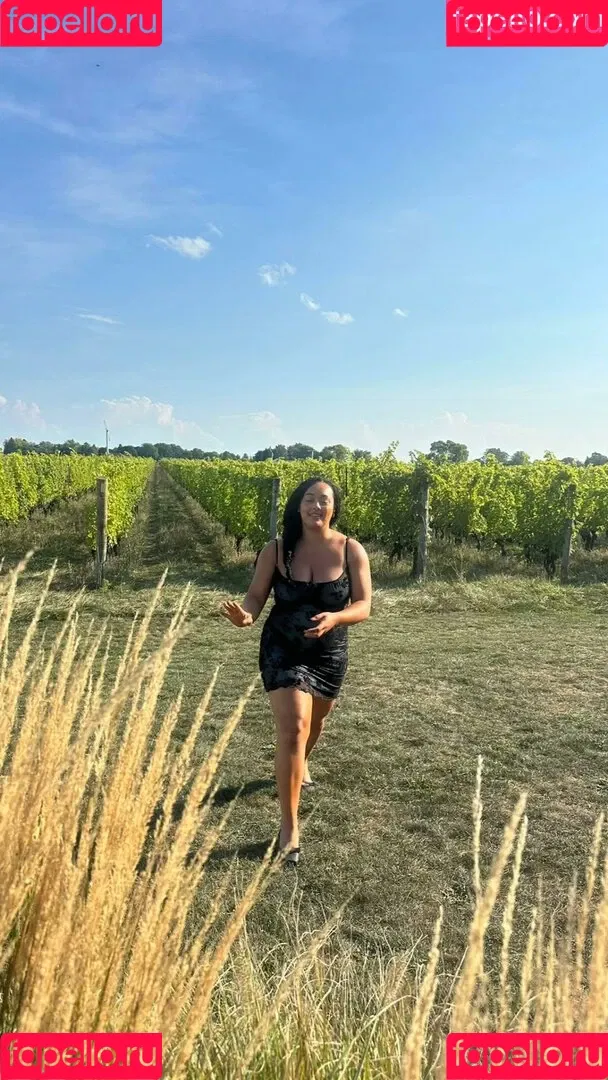 Louisa Mussington-Boreham / bigbootybritish / https: / loumb / modernbritishrose Onlyfans Photo Gallery 